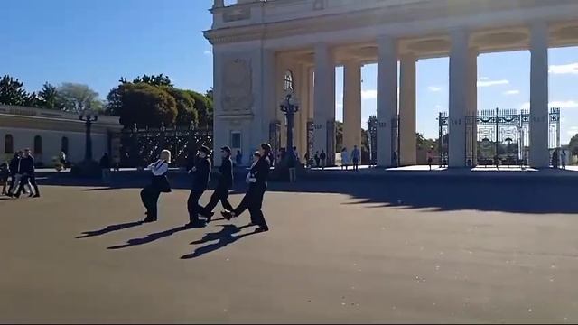 Развлекаемся.