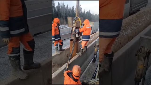 Погружение сваи под фундаменты 🔝 Аренда спецтехники тел. +7 (985) 185-77-77.