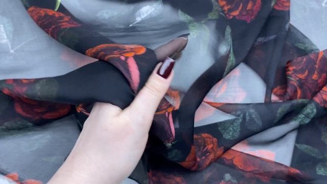 Шифон  чёрного цвета с принтом розы 24259