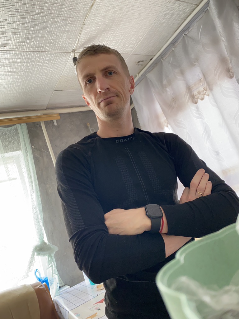 В Ставрополе сильный ветер, все сносит. Лишь бы не чего не прилетело.