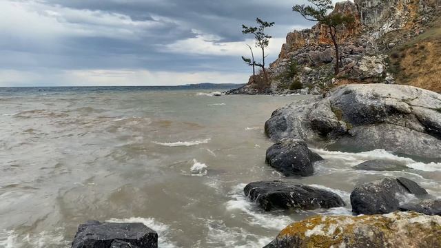 Мыс Бурхан.Байкал бушует