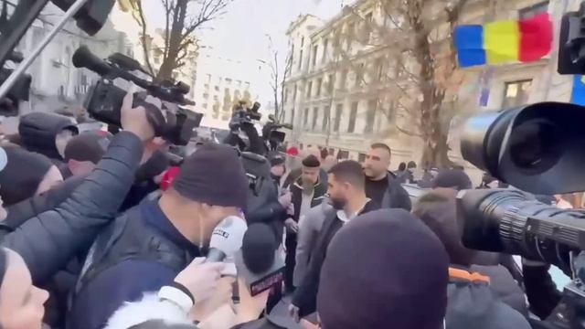 Цыгания_ Кто против табора, тот фашист...