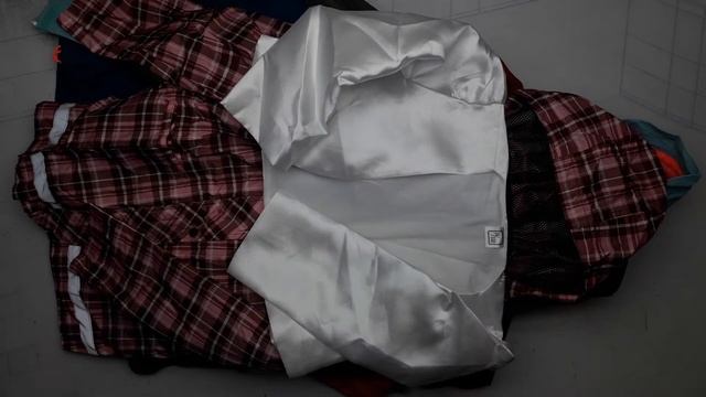 15693 Ветровки детские 82781 (cream) 6 пак 22.6кг. по 10.15€/кг. 77шт.