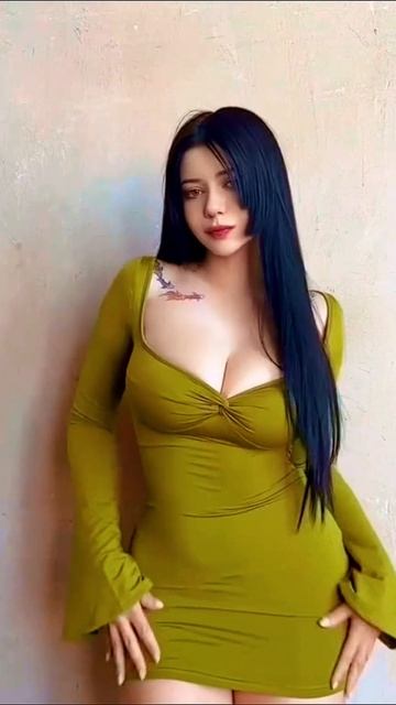 Красотка в платье 👗