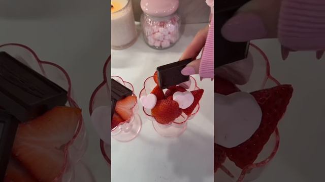 Шоколадная клубника в чашке!