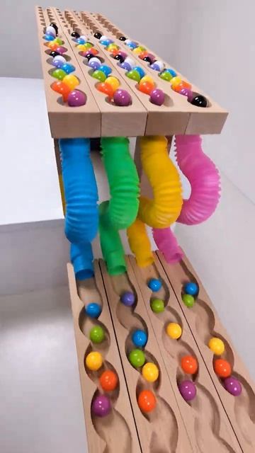 Шарики по трамплину|shorts