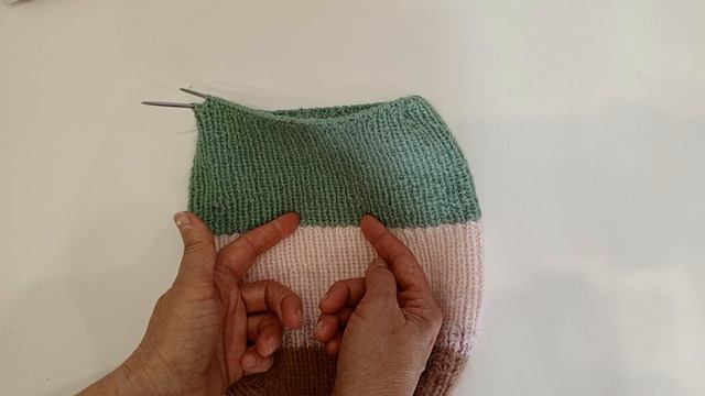 Что делать, если растянулась вязаная шапка