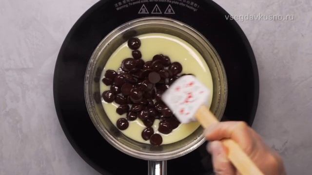 Для приготовления этого вкуснейшего шоколадного торта вам не понадобится сливочное масло. Торт получ