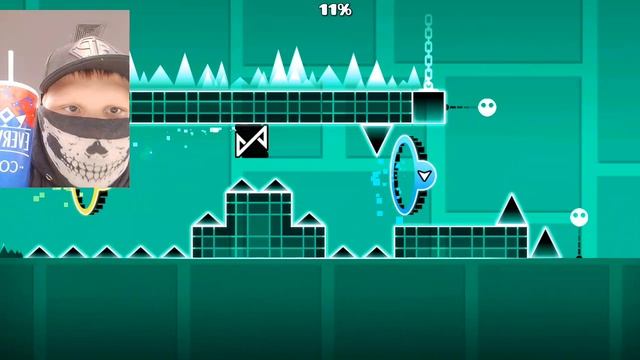 прохожу TIME MACHINE уровень в GEOMETRY DASH