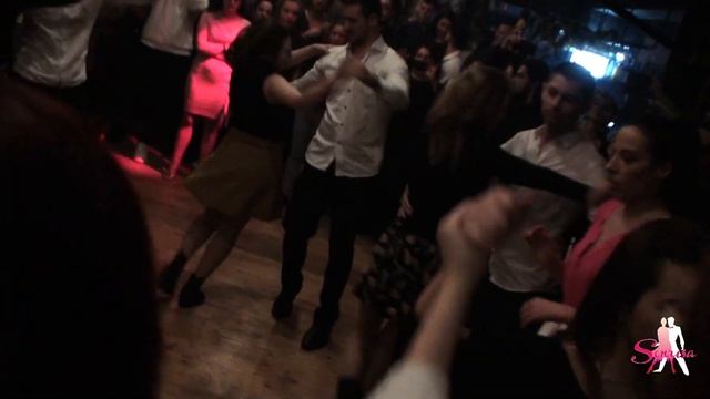 Rueda De Casino Beginner Show | Sonrisa's New Year's Shows 2018/2019