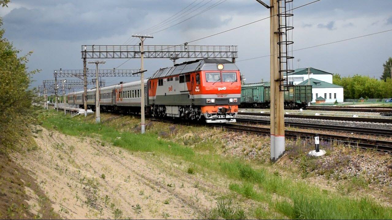 Тепловоз ТЭП70БС-217. Отправление.