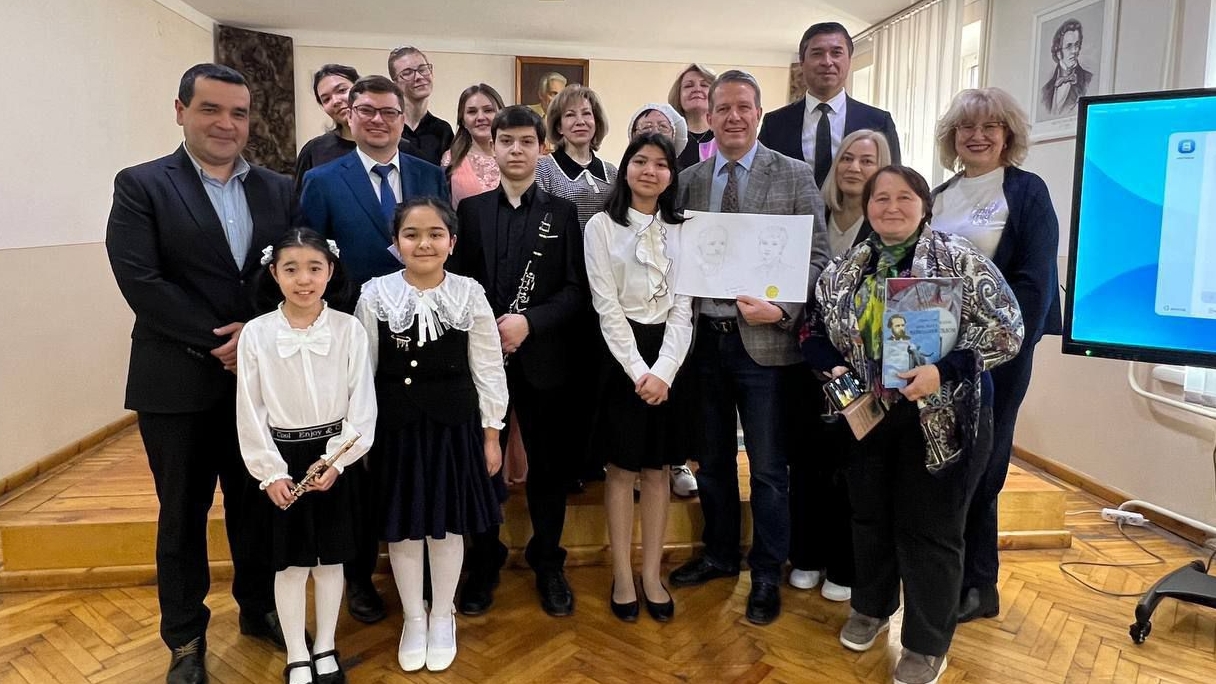 Концерт в школе Успенского в честь встречи с потомком П.И.Чайковского и Н.Ф. фон Мекк, Д.А.фон Мекк!