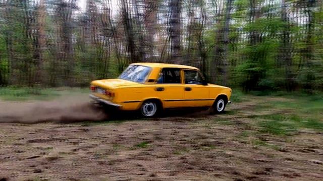 Ваз 2101 дрифт в лесу (Ваз2101-2107)