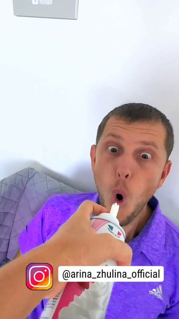 Вкусняшку будешь?