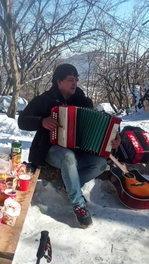 Саша зажигает