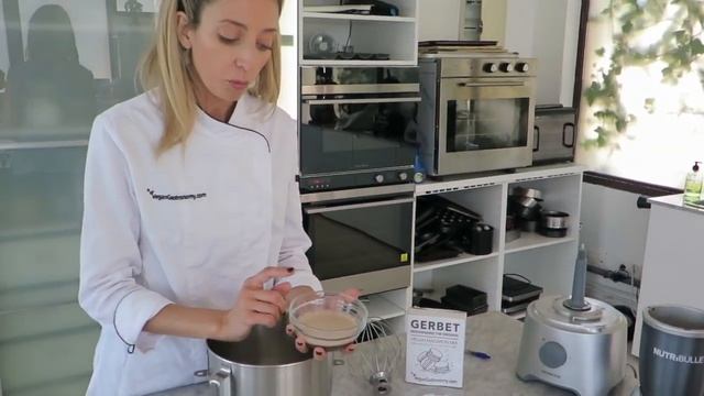 How to Make Vegan Macarons without Eggs (Intermediate)