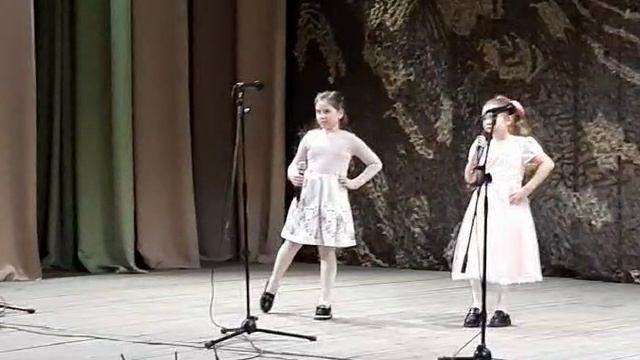 доченька поет на 23 февраля.