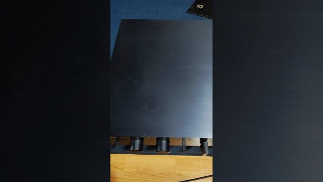 Предусилитель Yamaha c-2a, всё работает отлично, 100вольт, ржавчина на задней панели из Японии, цена