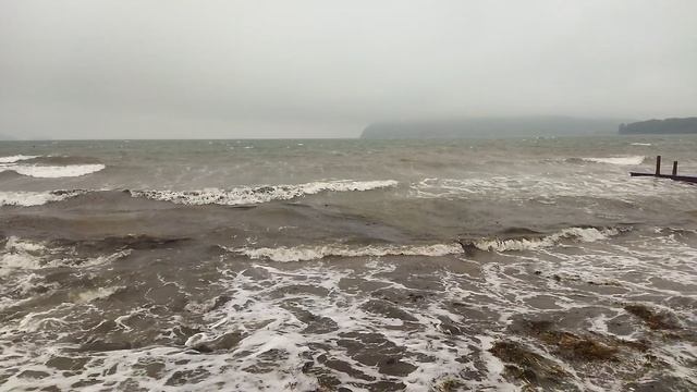 (телефон) Бухта Северная. Штормит