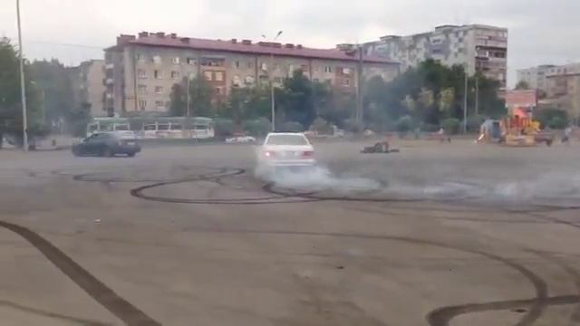 Мерс очкарик дрифт. 15 рус