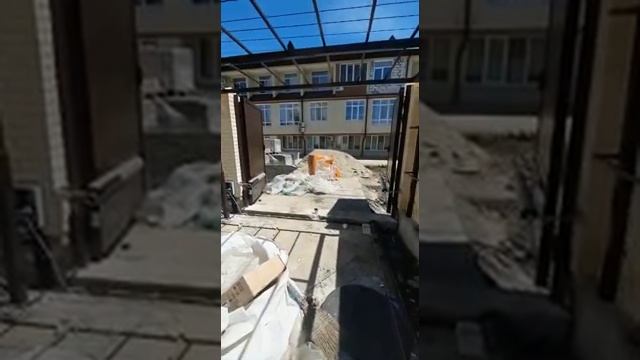 Установка распашных ворот
