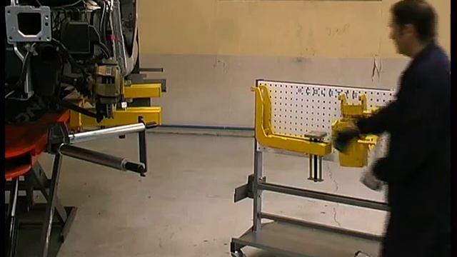 X-ONE simple  frame machine for light, smart, and cosmetic repair : tech tips user by Celette