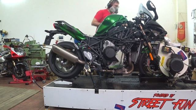 Замер мощности Kawasaki H2 SX после некоторых доработок.