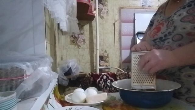 Готовлю закусочные рафаэлки.
