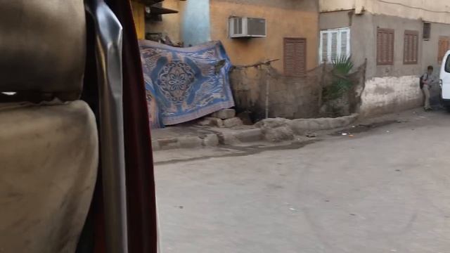поехал на общественном транспорте в Луксоре