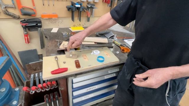 Again a new idea for the locker lid. Peter holding the telephone stedily