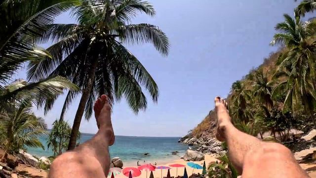 Экстремальные качели на пляже Nui Beach. Пхукет