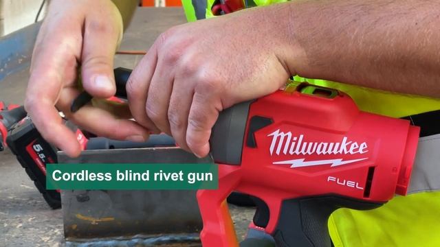 MILWAUKEE® M18 ONEFPRT cordless blind rivet gun – Up to 900 stainless steel rivets with one charge