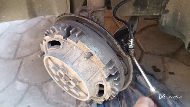 Швидка заміна гальмівного шлангу.Що робить коли шланг прикипів лайфхак. Заз Славута.