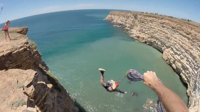 Донецков Илья Прыжки с веревкой в Крыму Jump&Fly