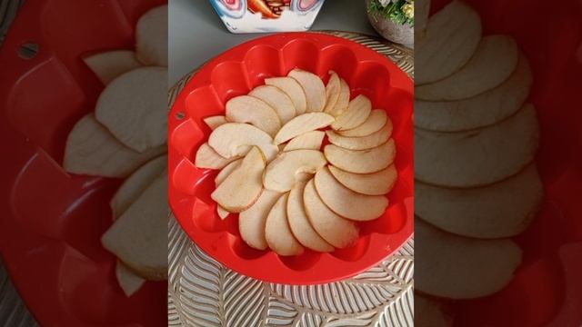 1000176206.mp4. ШАРЛОТКА ,ПУДИНГ  на перекус.#ешьистройней#вкусно#полезно#