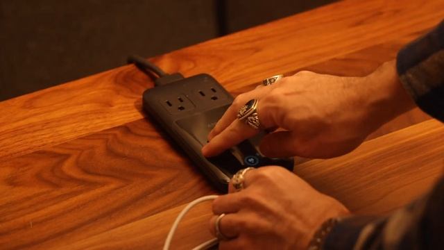 Replaced All My Chargers With This | Anker Prime 6-in-1 Power Station