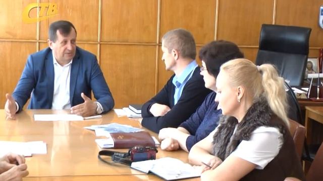 ГЛАВА ЖЕЛЕЗНОГОРСКОГО РАЙОНА ПРОВЕЛ СОВЕЩАНИЕ НА ТЕМУ УБОРКИ ТЕРРИТОРИЙ