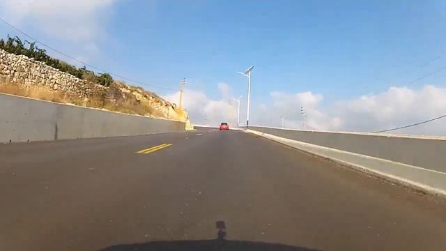 BMW M3 (E90) and Mini Cooper S JCW (R56) fooling around...