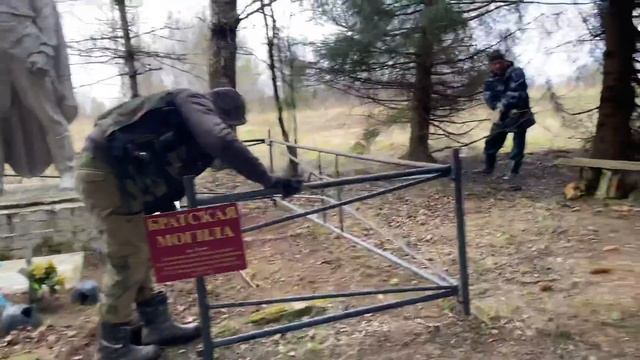 Уборка памятника в Урдом