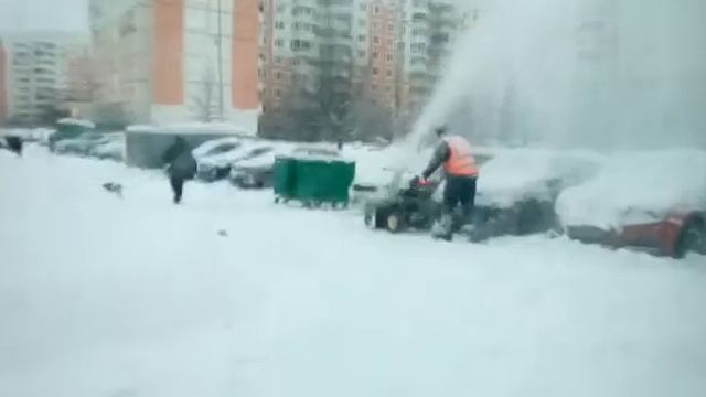 Уборка снега в Москве