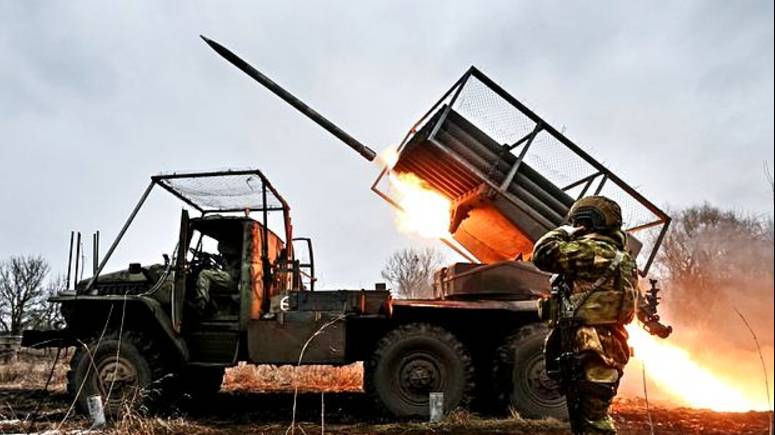 Российские войска продвинулись у административной границы ЛНР