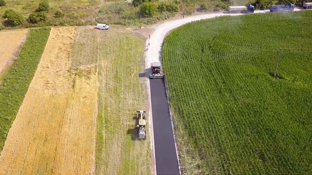 Строительство дороги в поле