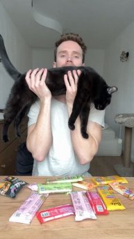 Распаковка вкусняшек.