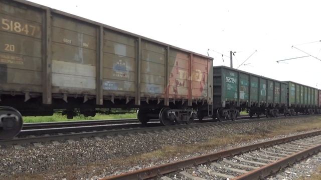 Электровоз ВЛ80С-2066/1736 с составом