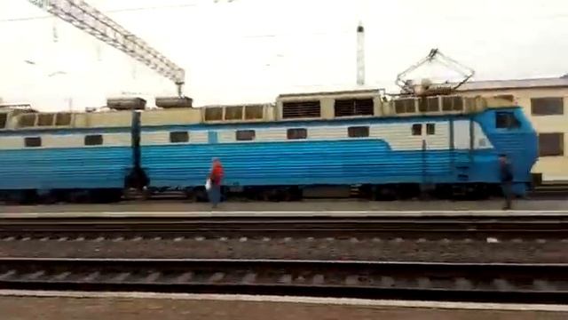 ЧС7-148 з поїздом №107 Одеса - Ужгород