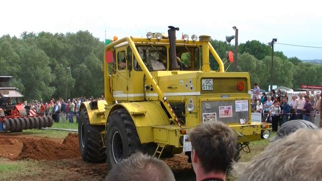 Russentreffen 2011 in Oberlungwitz das 6-te_Traktorpulling mit K 700 A 240 PS.mp4
