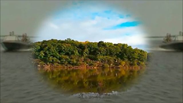 У реки