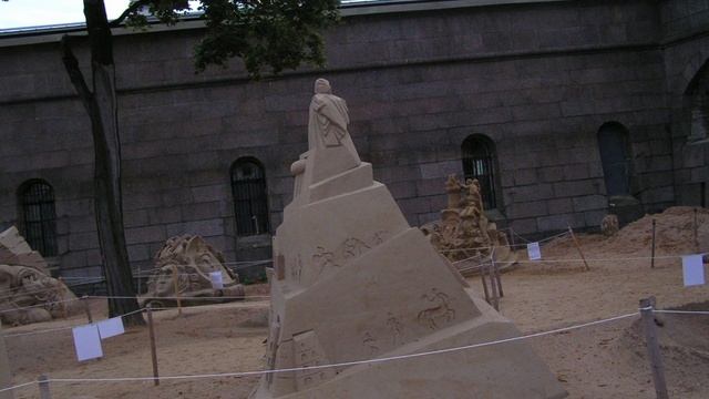 Прогулка по  Санкт-Петербургу