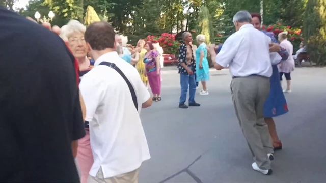 Ты красивая и счастливая!!!🌹💃Танцы в парке Горького!!!🌼🌹Харьков🌻🌴2021