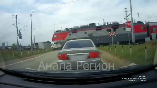 СТРАШНОЕ ДТП НА ЖД ПЕРЕЕЗДЕ АНАПА - ВИТЯЗЕВО